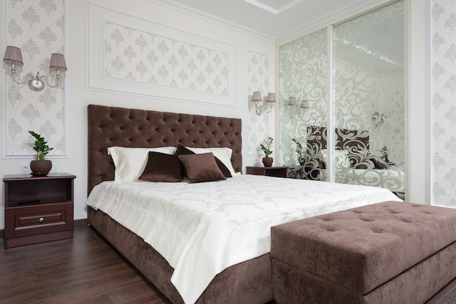 A Bedroom With White Walls